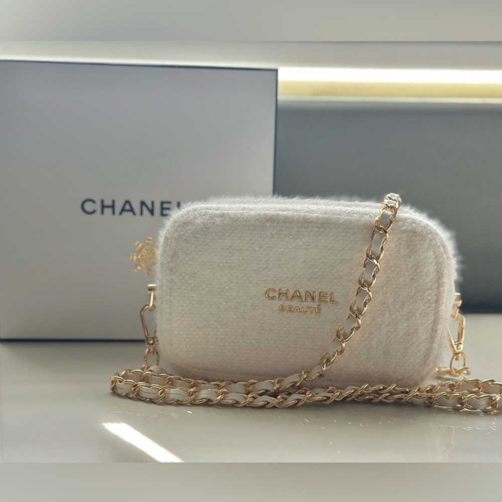 CHANEL Crossbody Bag • White & Gold LIMITED 2024 Holiday Edition Snowflake Charm